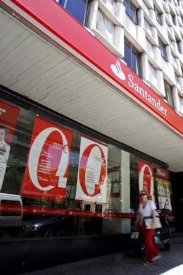 Fachada del banco Santander