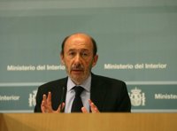 Rubalcaba tacha la acusación de espionaje del PP de "infamia gravísima"