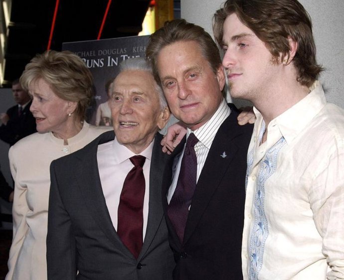 Diane, Kirk, Michael y Cameron Douglas