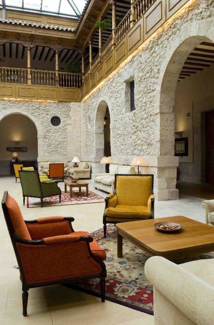 Vista interior del hotel convento Las Claras