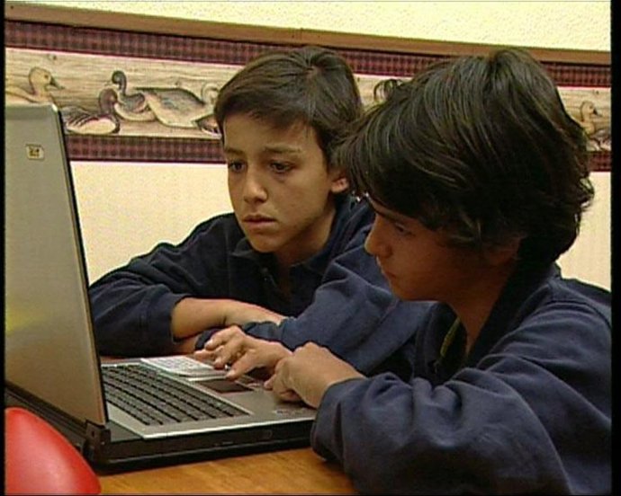 niños con ordenador