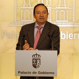 El presidente del Gobierno de La Rioja, Pedro Sanz