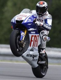 Lorenzo y Barberá marcan el ritmo en los primeros libres