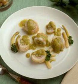 Rollitos de gallo con espárragos