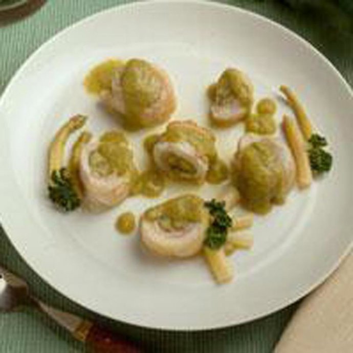 Rollitos de gallo con espárragos 