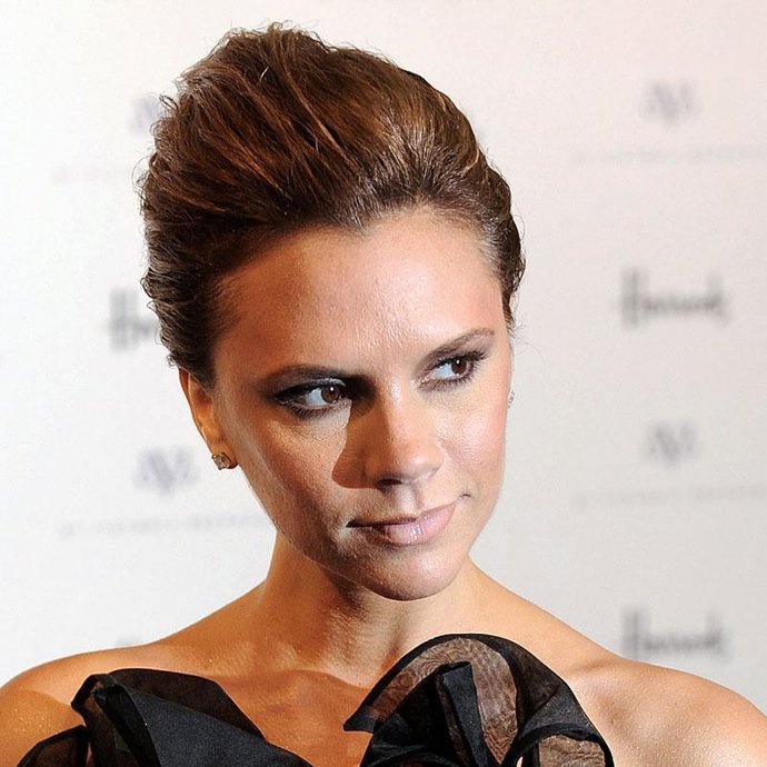 Victoria Beckham, trabajando para su línea de bolsos