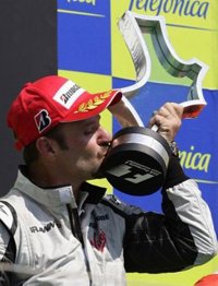 Barrichello gana la carrera, Alonso termina sexto