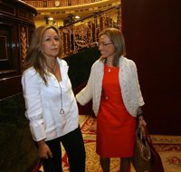 Carme Chacón y Trinidad Jiménez visitarán mañana el centro militar de Burgos donde se encapsulan antivirales
