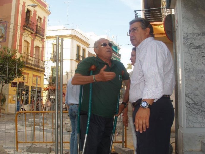 Zoido con un vecino de San Jacinto