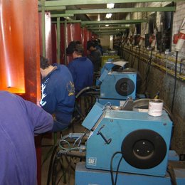 Trabajando en una fábrica