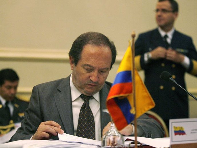 Javier Ponce - Ministro de Defensa de Ecuador