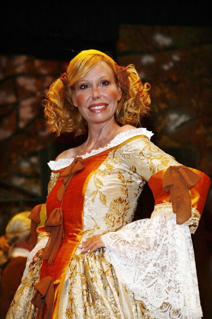 Lara Dibildos en su nuevo papel teatral.