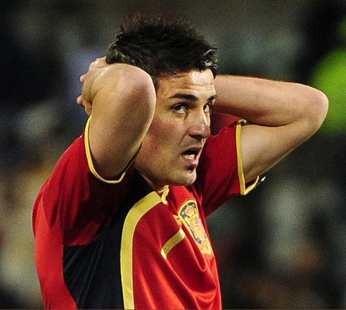 David Villa se lamenta durante un partido