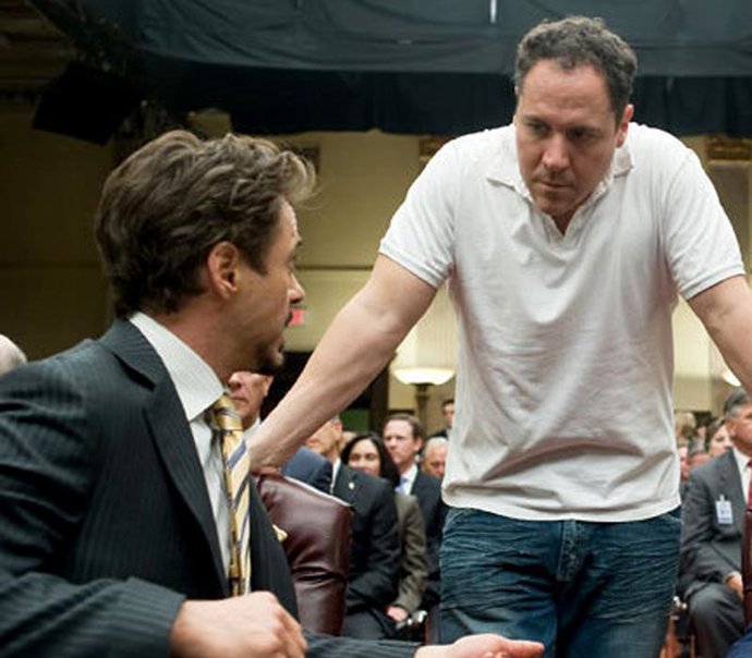 Robert Downey Jr. y Jon Favreau en el rodaje de Iron Man