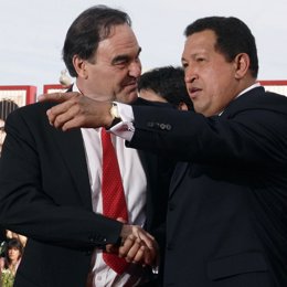 Oliver Stone y Hugo Chávez en Venecia