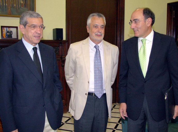 Instante del encuentro entre  Griñán, Sánchez Galán y Medel