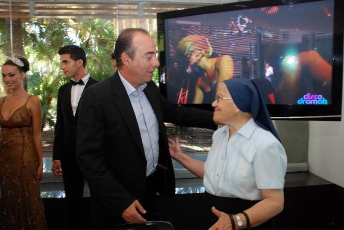 El alcalde de Santa Cruz de Tenerife, Miguel Zerolo, anunció hoy  que la capital