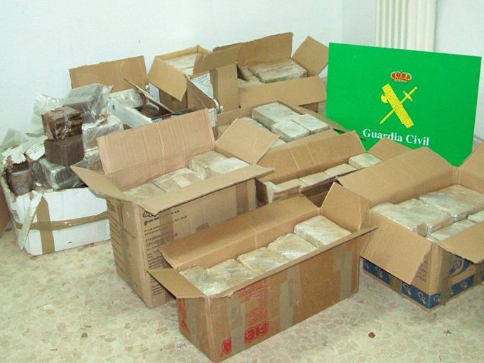 Alijo de hachís incautado en una furgoneta