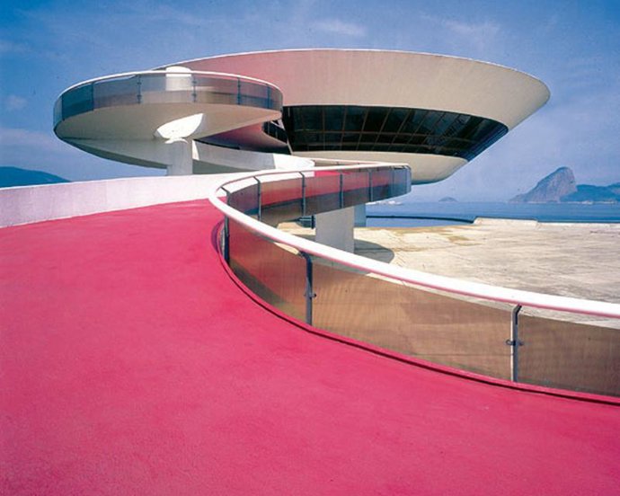Museo de Arte Contemporaneo de Brasil de Oscar Niemeyer