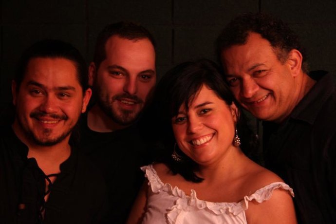 El Ensamble Dos Orillas.