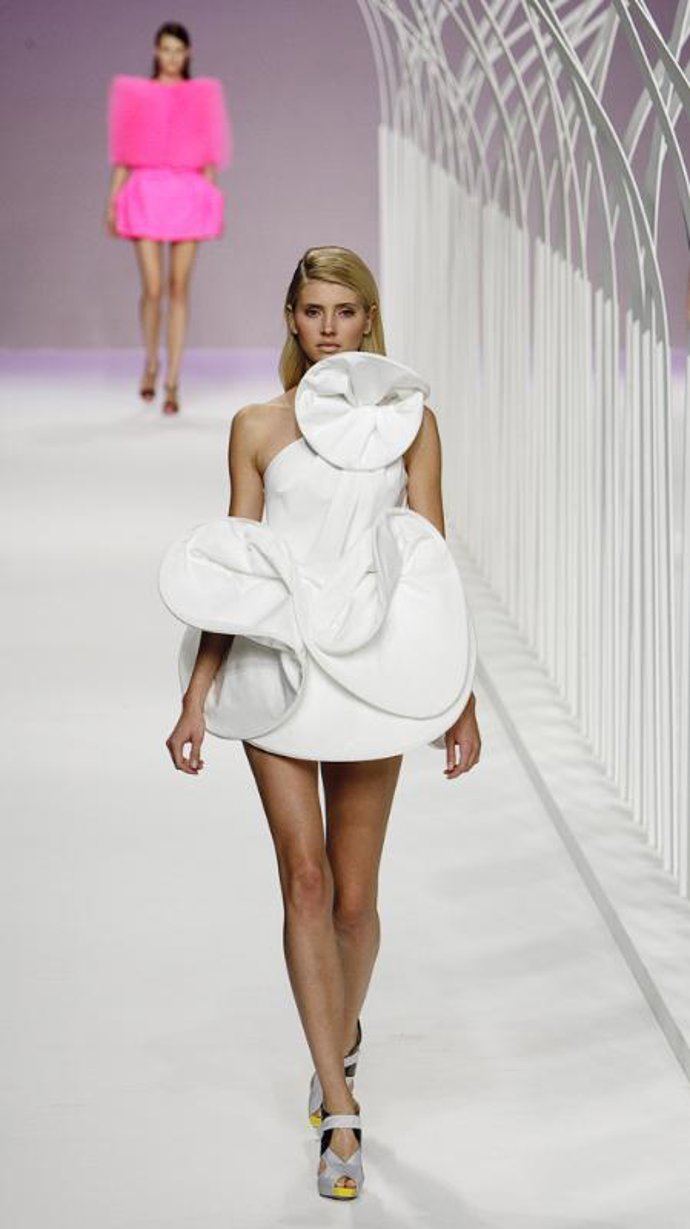 Modelo de Amaya Arzuaga en Cibeles