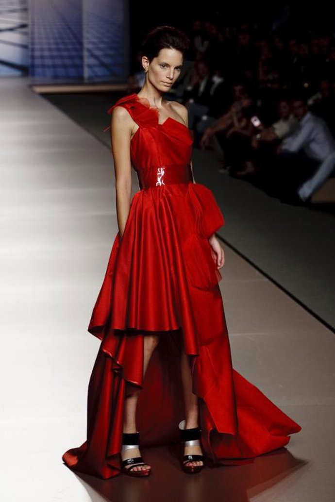 Modelo con diseño de Devota & Lomba en Cibeles