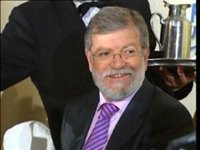 Ibarra pide una sanidad "sólo para españoles" para evitar el "turismo sanitario" 