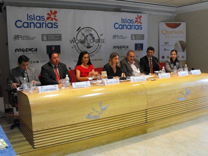 De izquierda a derecha, Javier Mariscal, consejero delegado de Proexca; Marcelin