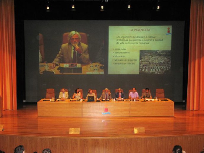 ETS de Ingenieros da la bienvenida a los estudiantes