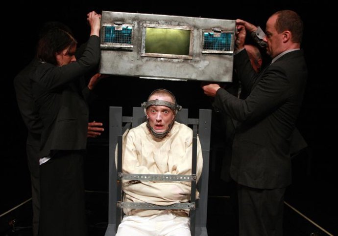 obra 1984 de Tim Robbins