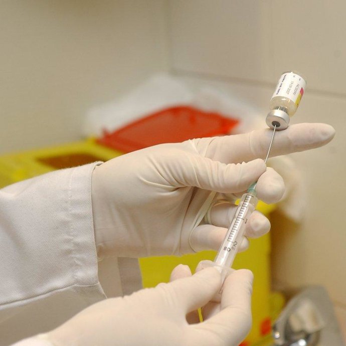 Una nueva vacuna contra el sida reduce en un tercio el riesgo de infección