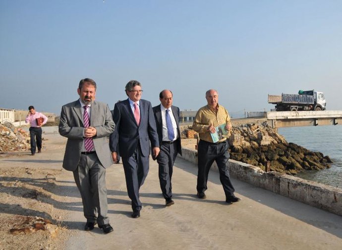 Luis Pizarro visita el Puerto de Cádiz