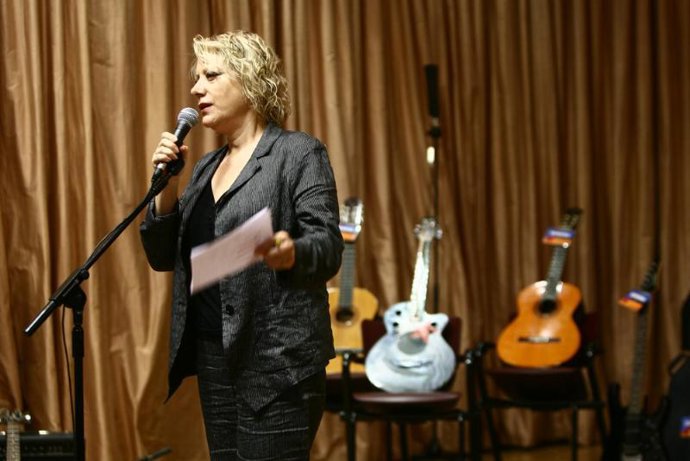 Marina Rosell, vicepresidenta de la SGAE presentando el proyecto 'Una guitarra p