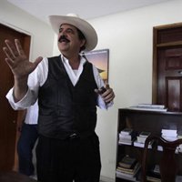 Zelaya aclara que su regreso al poder es "innegociable"
