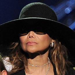 La Toya Jackson durante el funeral de Michael