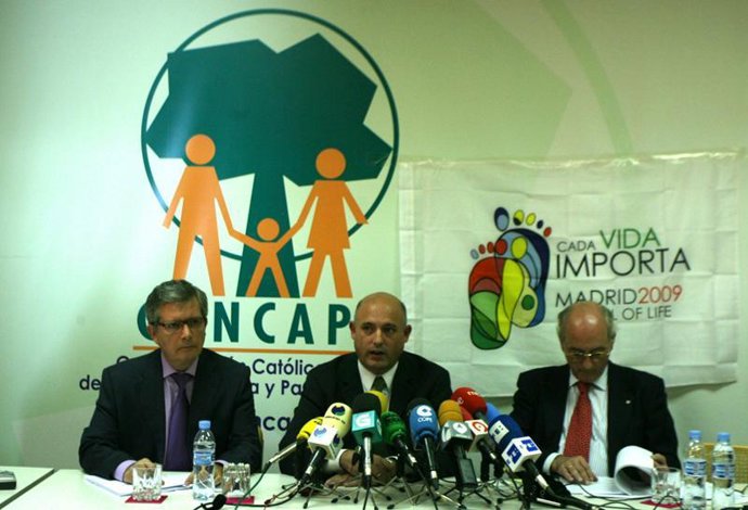 Rueda de prensa del Foro de la Familia