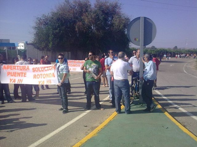 Manifestación de vecinos de La Algaba