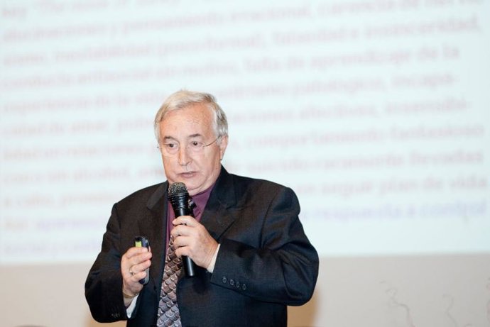 El catedrático Vicente Pelechado.