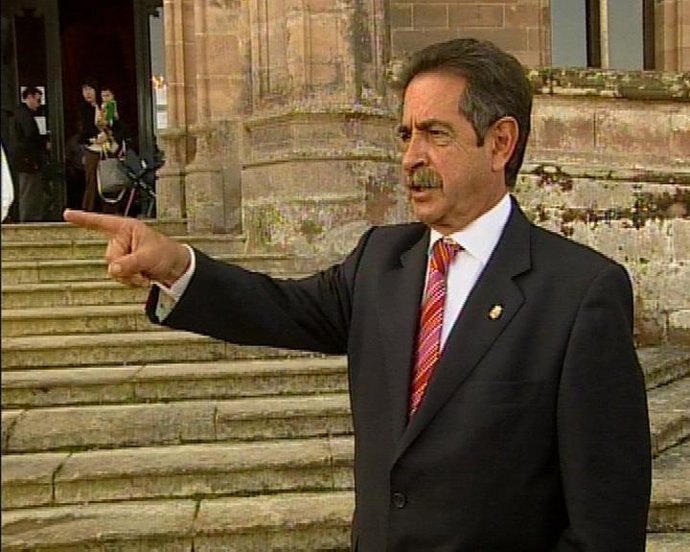 Revilla desvela que Laporta le dijo que "España está machacando a Cataluña"