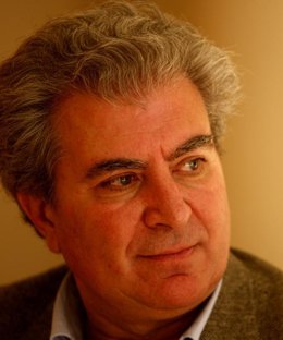 César Antonio Molina