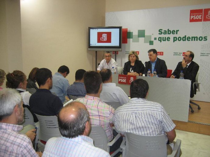 Clara Aguilera y Viera durante el encuentro