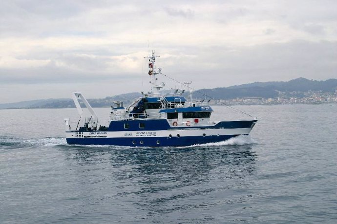 El buque Emma Bardán, del Ministerio de Medio Ambiente y Medio Rural y Marino