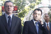 Gallardón apoya a Cobo, quien arremete contra Aguirre