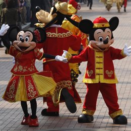 Muñecos de Disney, mickey Mouse y Minnie