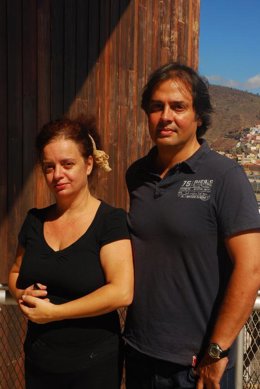 La actriz Irene Pérez junto al director de la obra Adrián Daumas