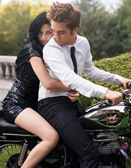Kristen Stewart y Robert Pattinson en un posado para la revista 'Harper's Bazaar