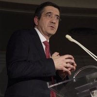 Patxi López pide a los jueces que estudien devolver a los piratas a Somalia o Kenia