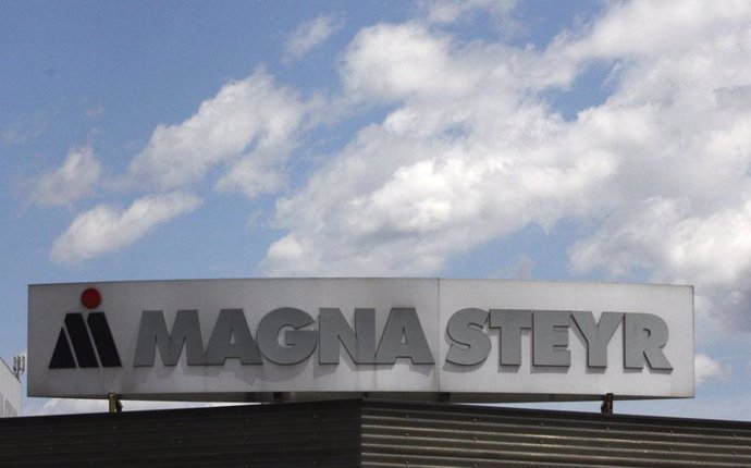 Letrero de la empresa Magna