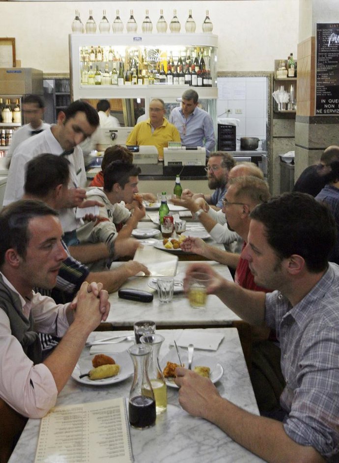 Muchos carbohidratos y poca grasa, dieta de la felicidad
