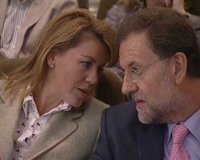 Cospedal dice que el rival del PP "tiene que estar fuera"